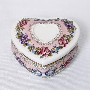 Heart Shaped Porcelain‎ Musical Trinket Box Roses Ribbons Wind Up